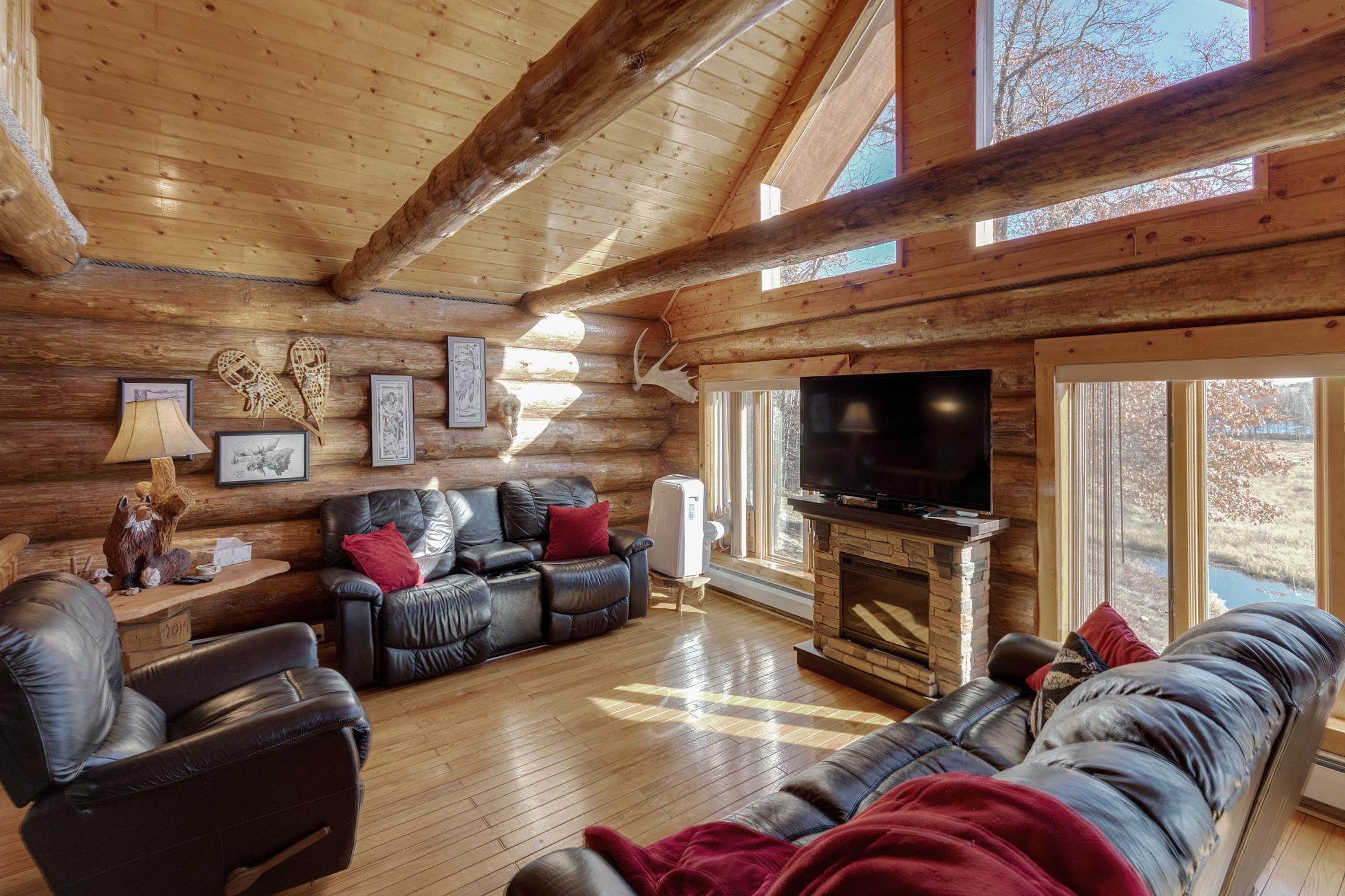 3895 Division Street W