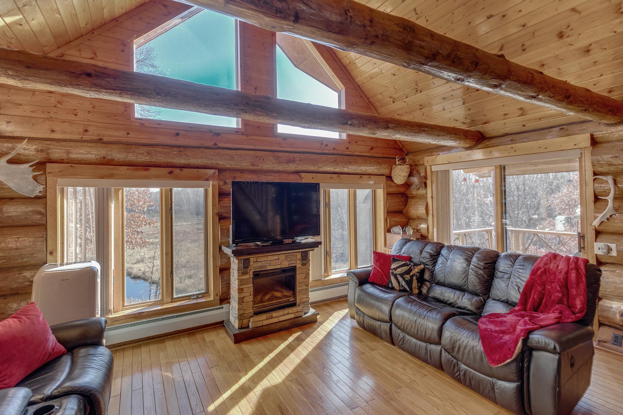 3895 Division Street W