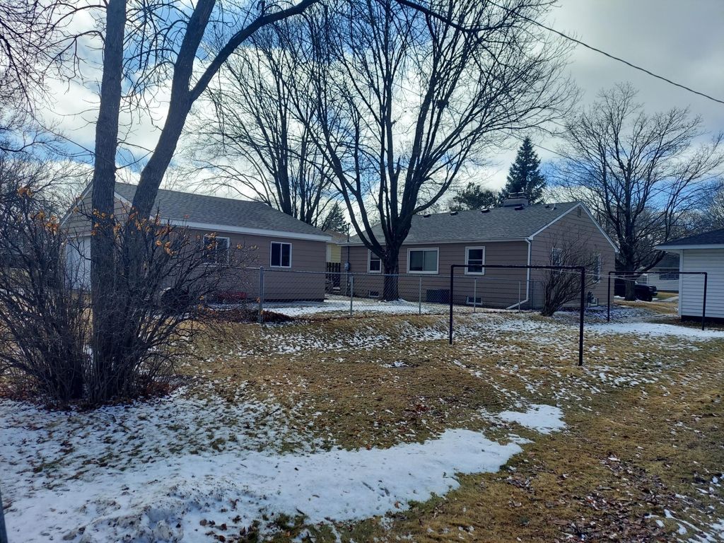 Photo of 842 28th Avenue N, Saint Cloud, MN 56303 (MLS # 7032631)