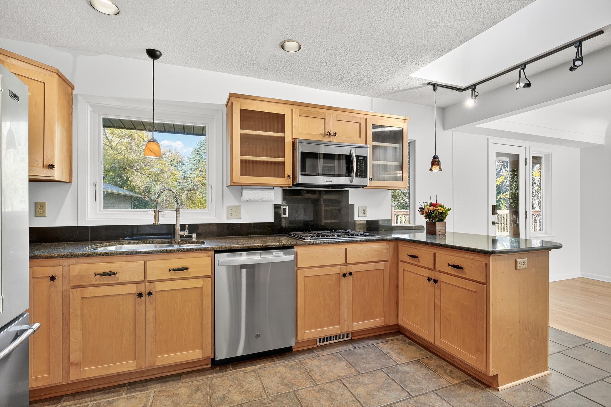 4930 Winsdale Street N