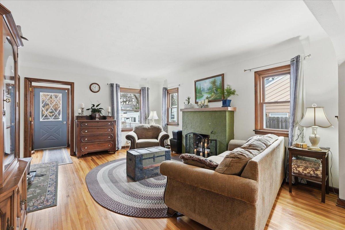 3029 Fairview Avenue N