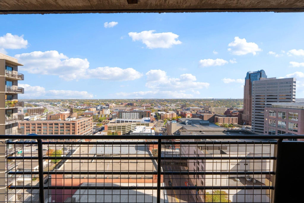 Photo of 66 9th Street E #2502, Saint Paul, MN 55101 (MLS # 7164552)