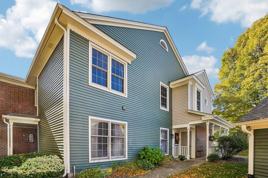 Photo of 7529 W 110th Street, Bloomington, MN 55438 (MLS # 7157189)