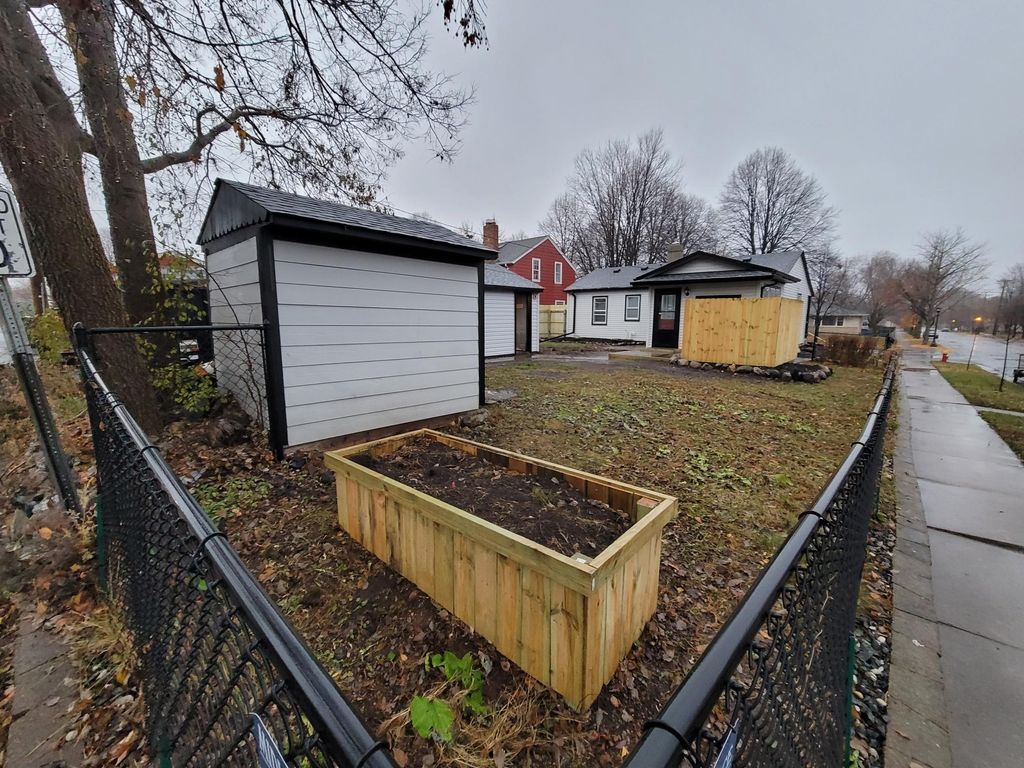 Photo of 934 Orange Avenue E, Saint Paul, MN 55106 (MLS # 6822097)