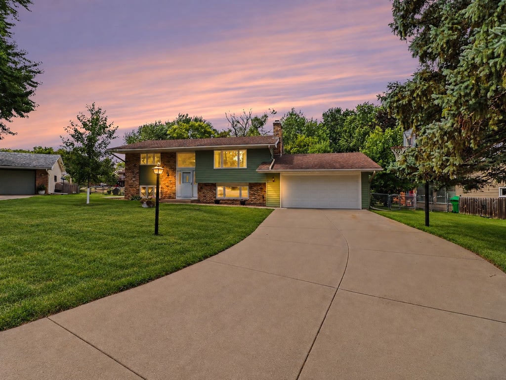 Photo of 4833 Ensign Avenue N, Brooklyn Park, MN 55428 (MLS # 7139634)