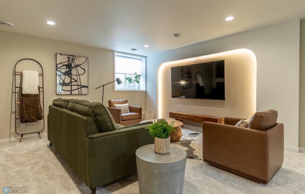 Horace, North Dakota 58047, United States, 4 Bedrooms Bedrooms, ,3 BathroomsBathrooms,Residential,Pending Sale,257251