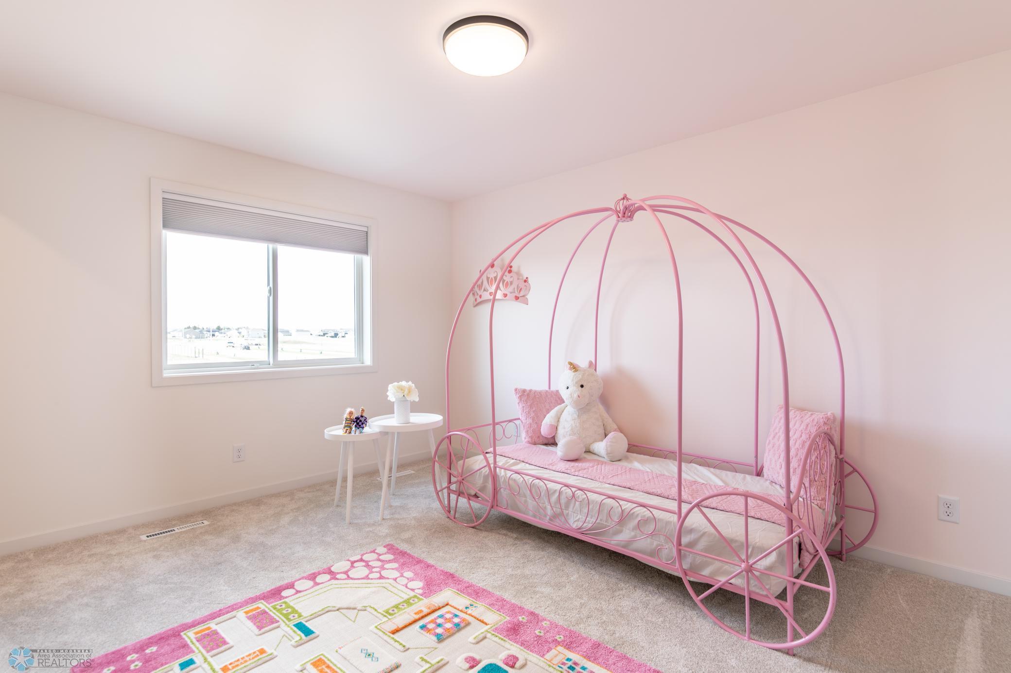 Horace, North Dakota 58047, United States, 4 Bedrooms Bedrooms, ,3 BathroomsBathrooms,Residential,Pending Sale,257251