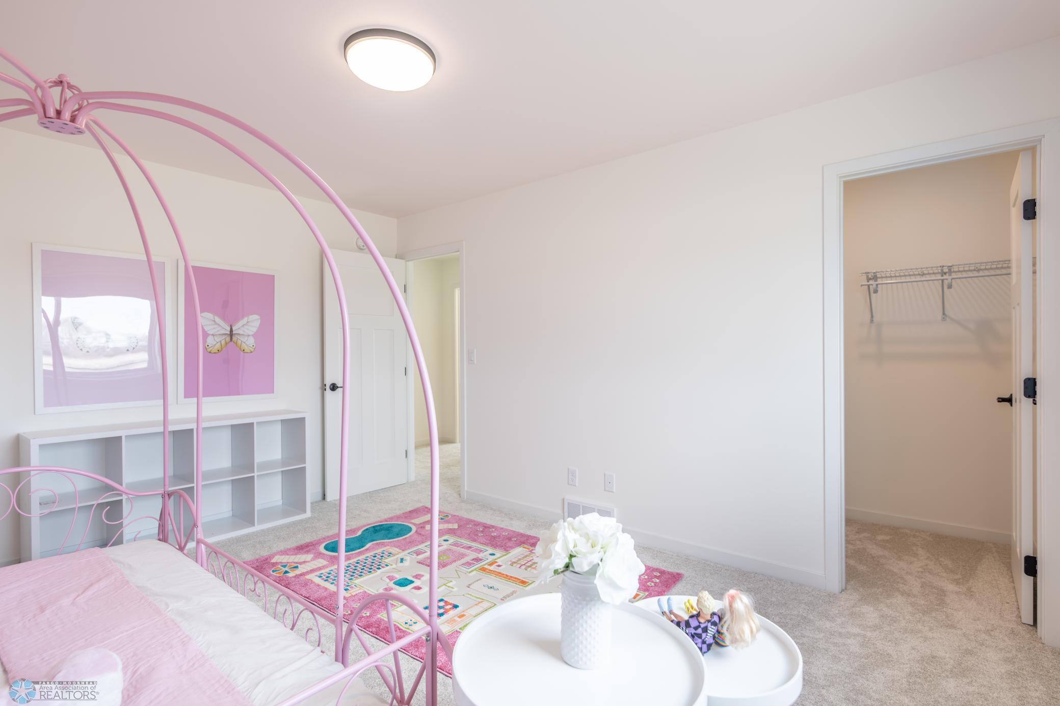 Horace, North Dakota 58047, United States, 4 Bedrooms Bedrooms, ,3 BathroomsBathrooms,Residential,Pending Sale,257251