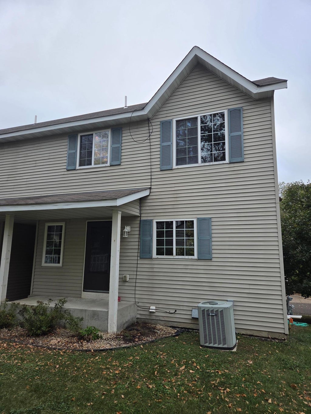 Photo of 12 City View Lane, Saint Paul, MN 55107 (MLS # 7130298)