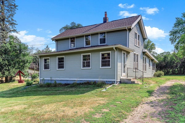 1140 GRIFFIN AVE, MAHTOMEDI, MN 55115 - Image e6a8586d8db040b1b40c05daf7e80db0/3485486574