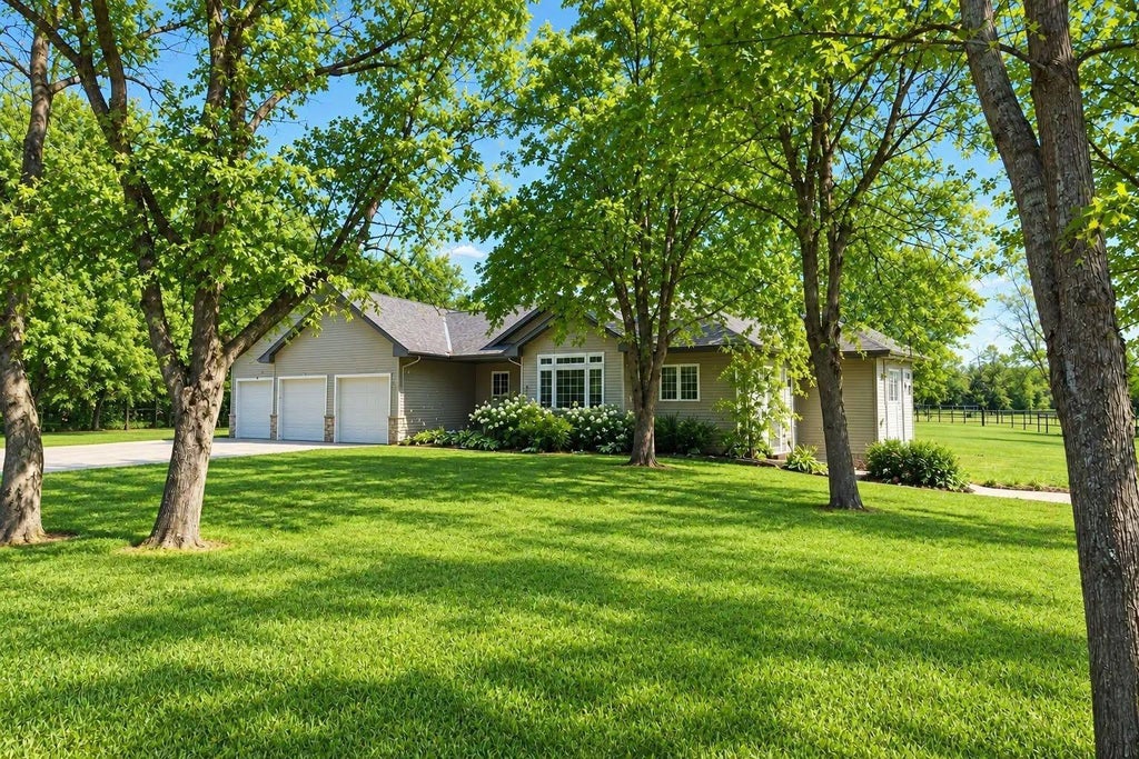 Photo of 25475 Redwing Avenue, New Prague, MN 56071 (MLS # 7164616)