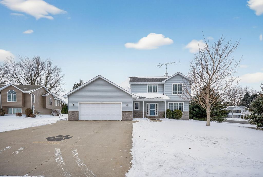 Photo of 420 5th Street NE, Plainview, MN 55964 (MLS # 7001838)