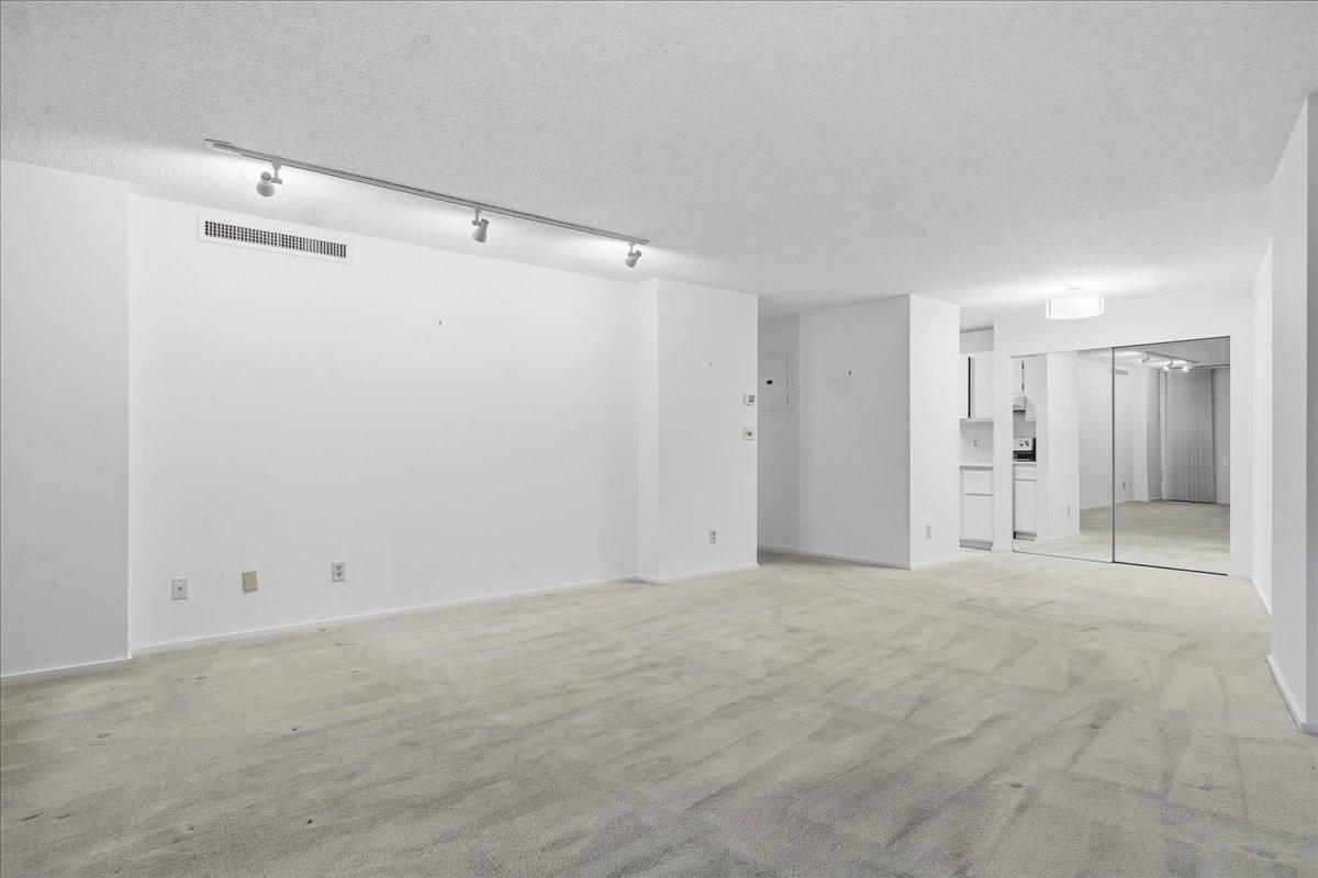 210 W Grant Street 218
