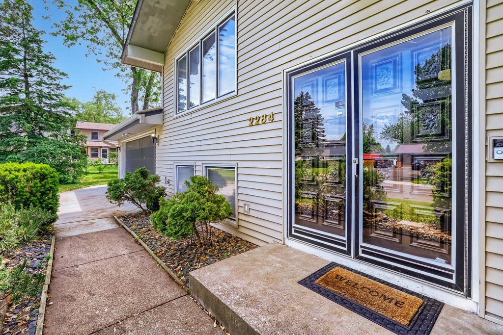 Photo of 2284 Standridge Avenue, Maplewood, MN 55109 (MLS # 7088803)