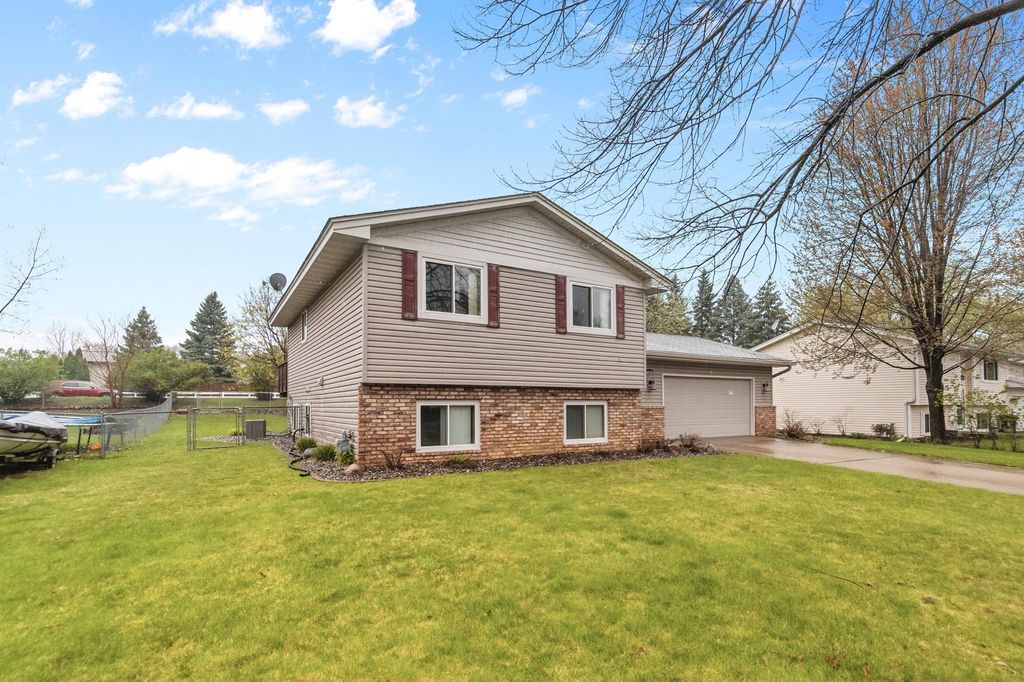 Photo of 6525 Lancaster Lane N, Maple Grove, MN 55369 (MLS # 7062512)