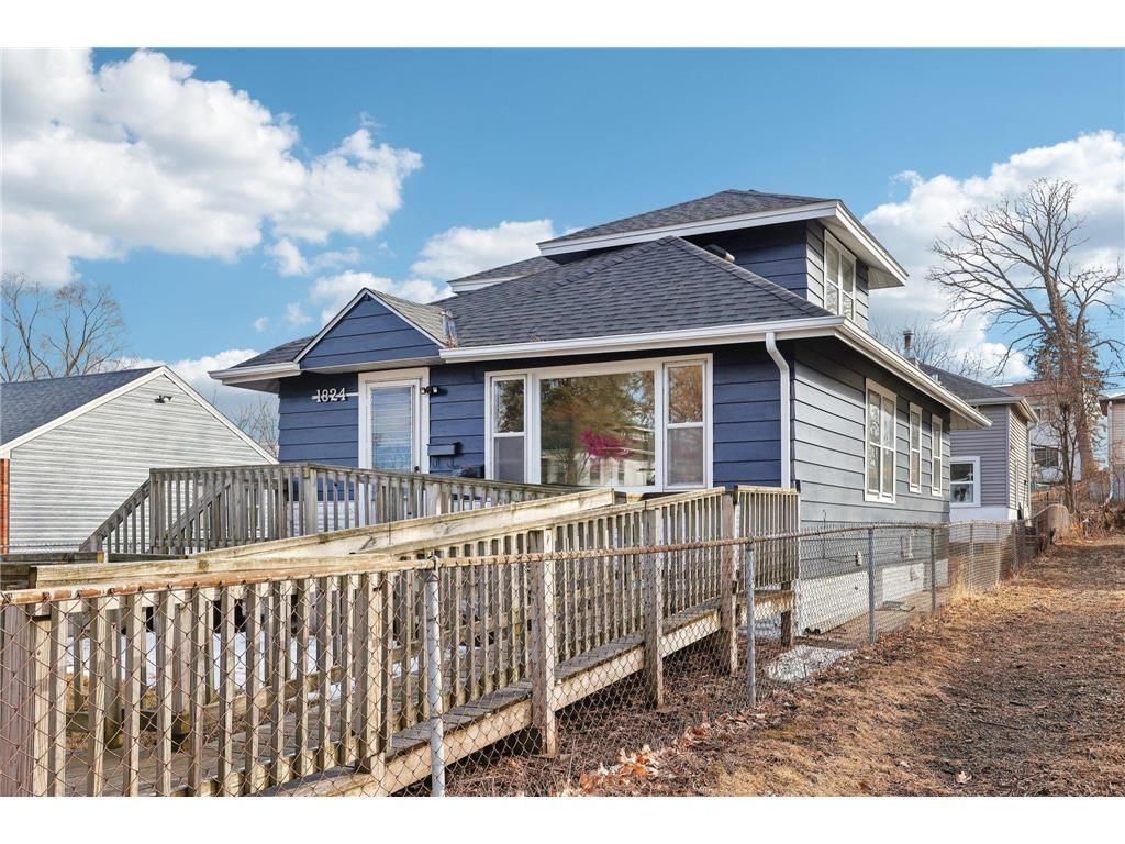 Photo of 1824 &amp; 1822 Stillwater Avenue E, Saint Paul, MN 55119 (MLS # 6821615)