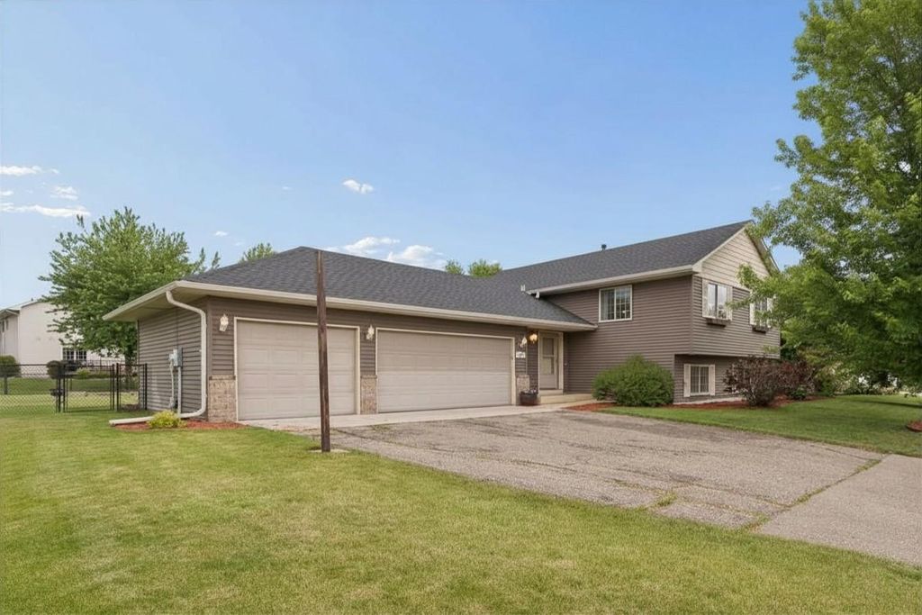 Photo of 1146 Sparrow Road, Waconia, MN 55387 (MLS # 7089816)