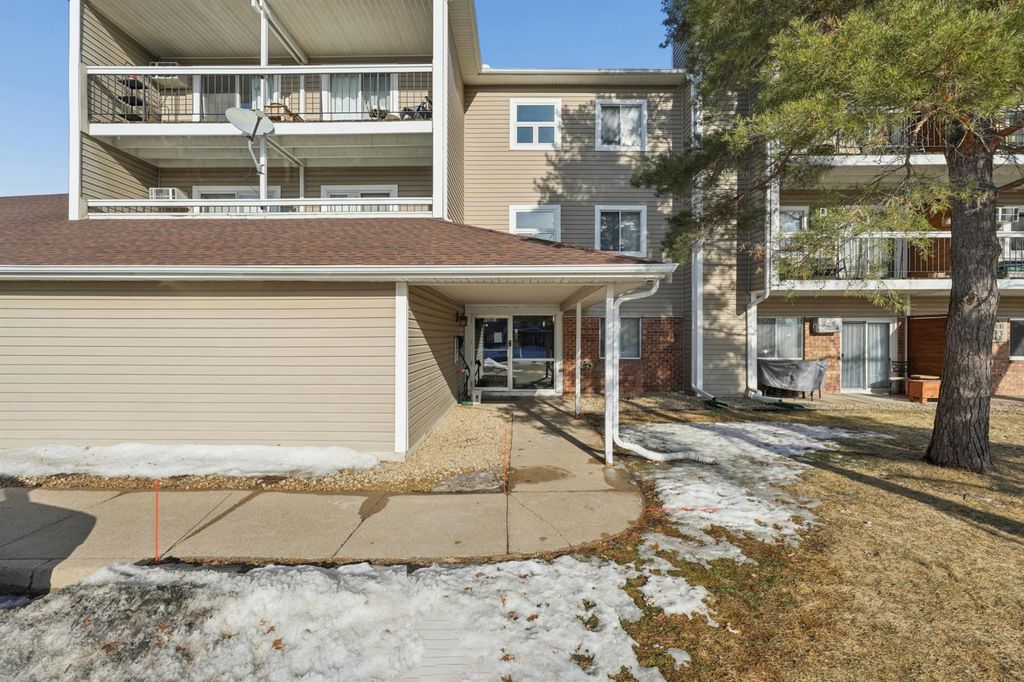 Photo of 7600 157th Street W #106, Apple Valley, MN 55124 (MLS # 7021134)