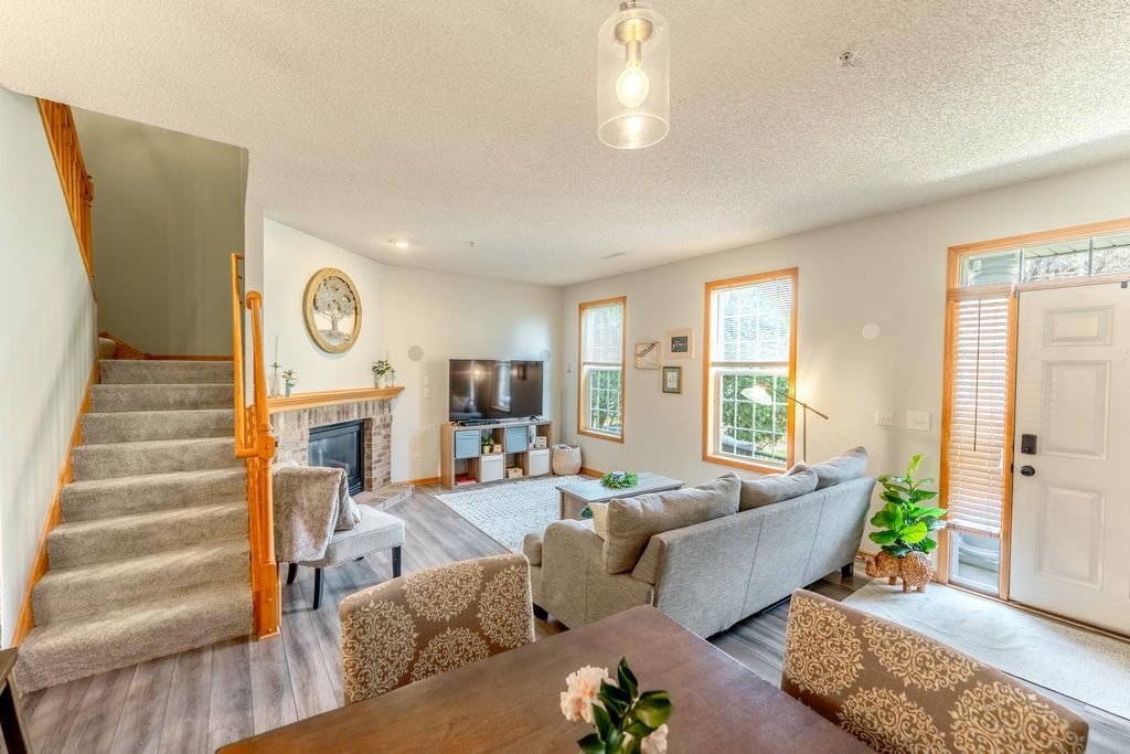 Photo of 1586 Woodlynn Avenue #2, Maplewood, MN 55109 (MLS # 7040350)