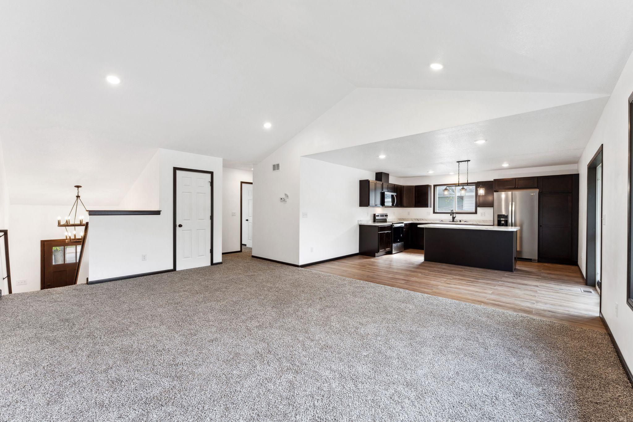 1094 7th Street E