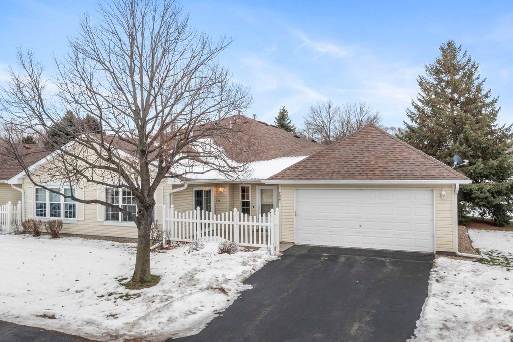 Photo of 2003 10th Avenue W, Shakopee, MN 55379 (MLS # 7001550)