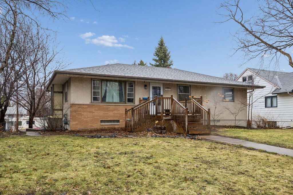 Photo of 2637 5th Avenue E, North Saint Paul, MN 55109 (MLS # 7049031)