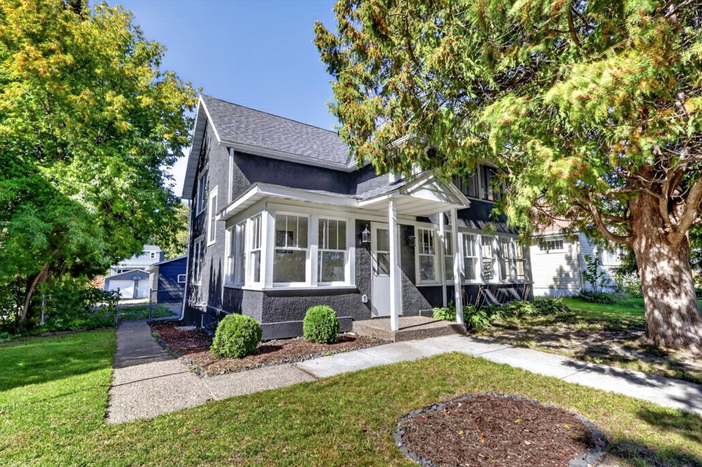 Photo of 811 NW 1st Avenue, Grand Rapids, MN 55744 (MLS # 7152797)