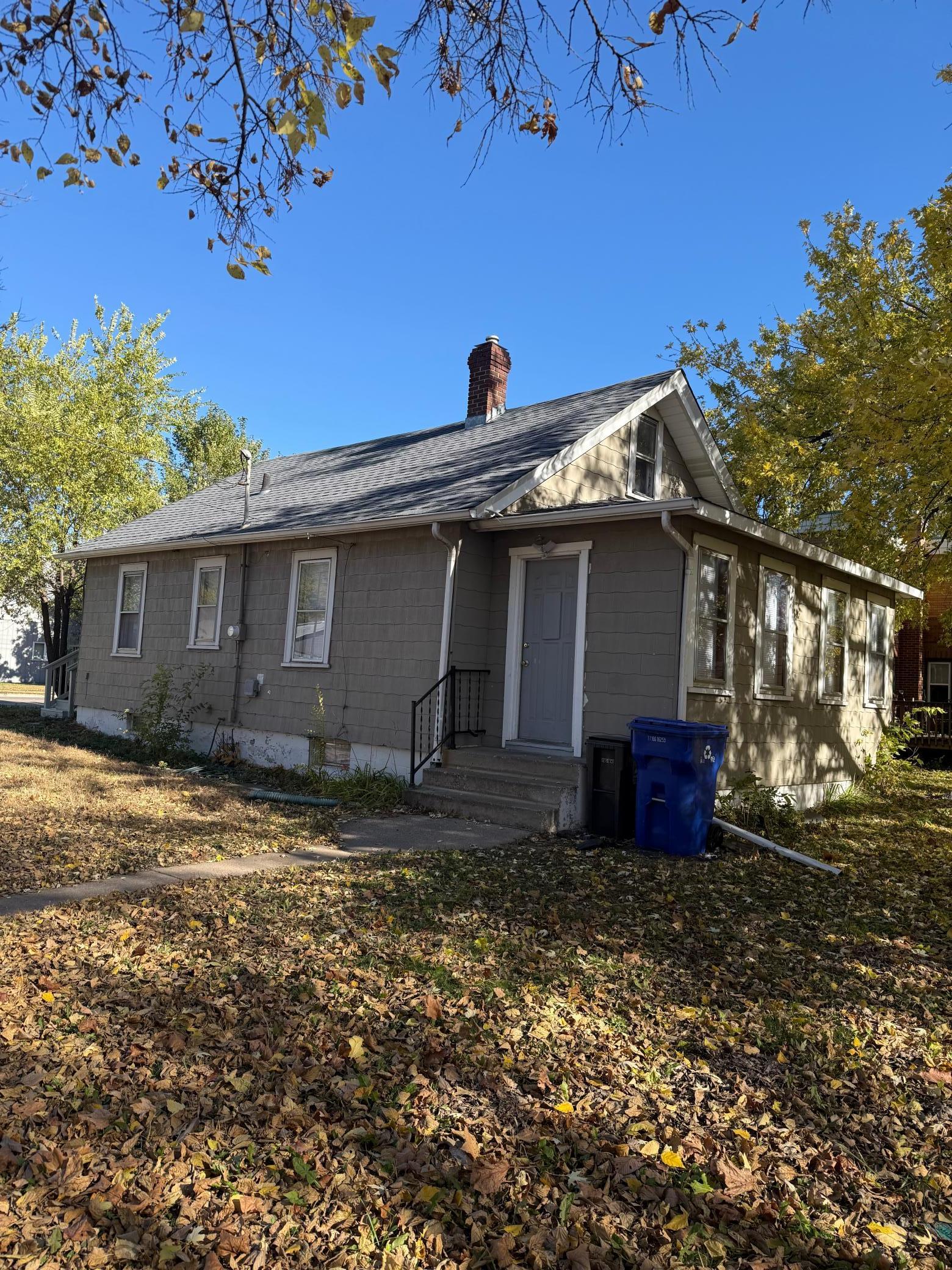 496 Maryland Avenue W