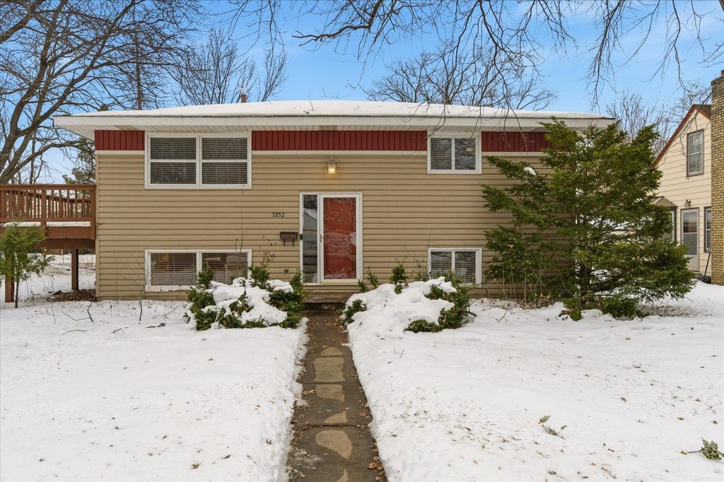 Photo of 3252 Jersey Avenue S, Saint Louis Park, MN 55426 (MLS # 6808137)