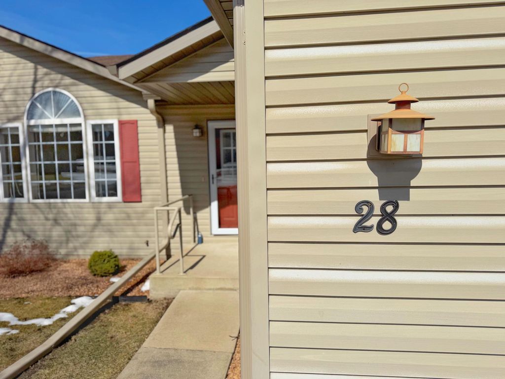 Photo of 28 Carriage Lane, Owatonna, MN 55060 (MLS # 7041295)