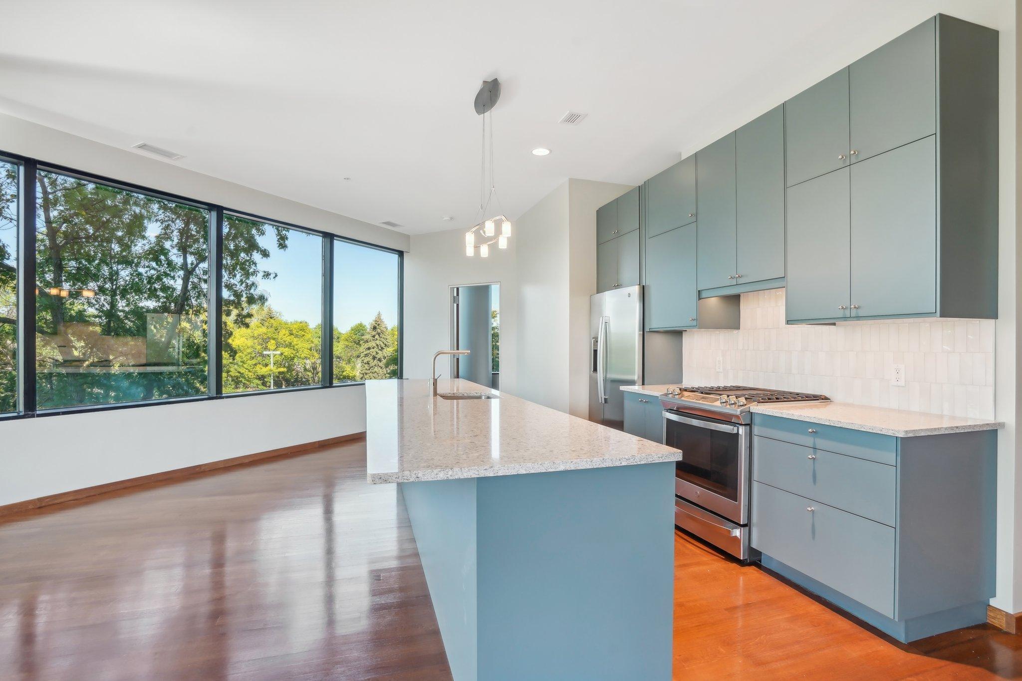5601 Smetana Drive 304
