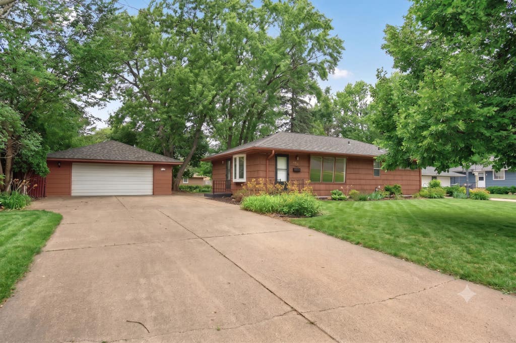 Photo of 6941 Idaho Avenue N, Brooklyn Park, MN 55428 (MLS # 7113804)
