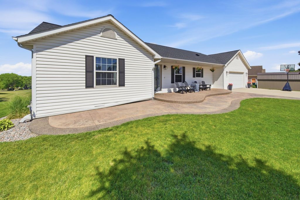 Photo of 1090 Cedar Ridge Lane SW, Oronoco, MN 55960 (MLS # 7093974)