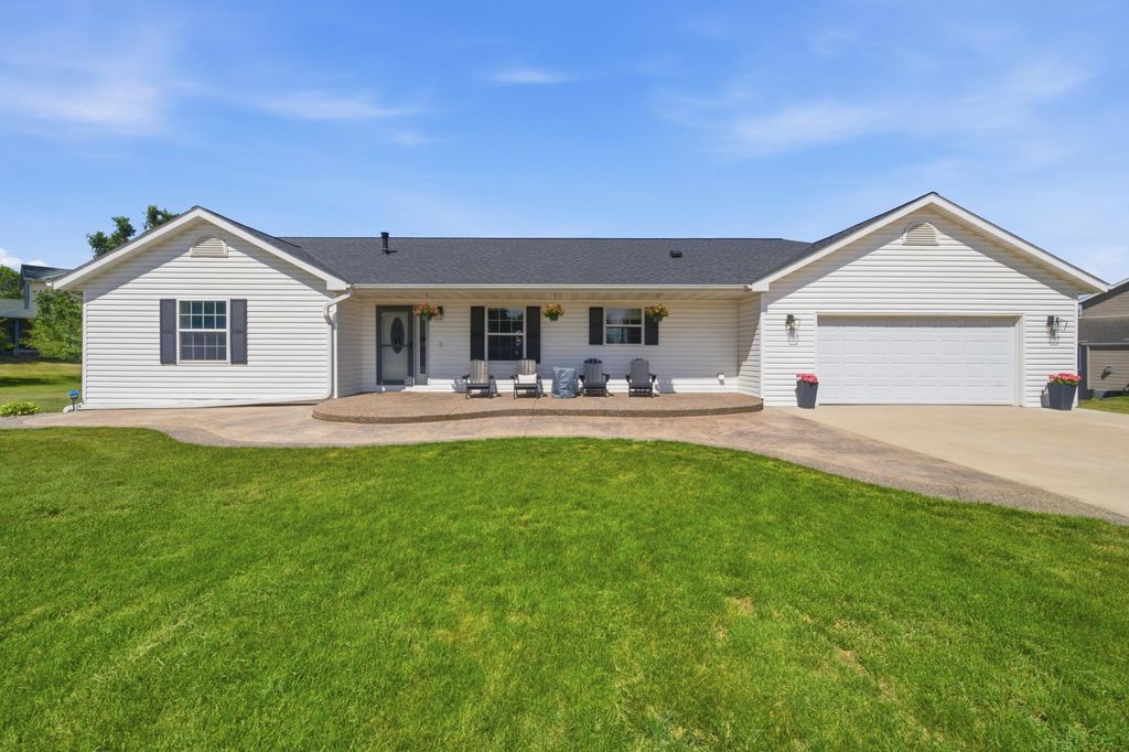 Photo of 1090 Cedar Ridge Lane SW, Oronoco, MN 55960 (MLS # 7093974)