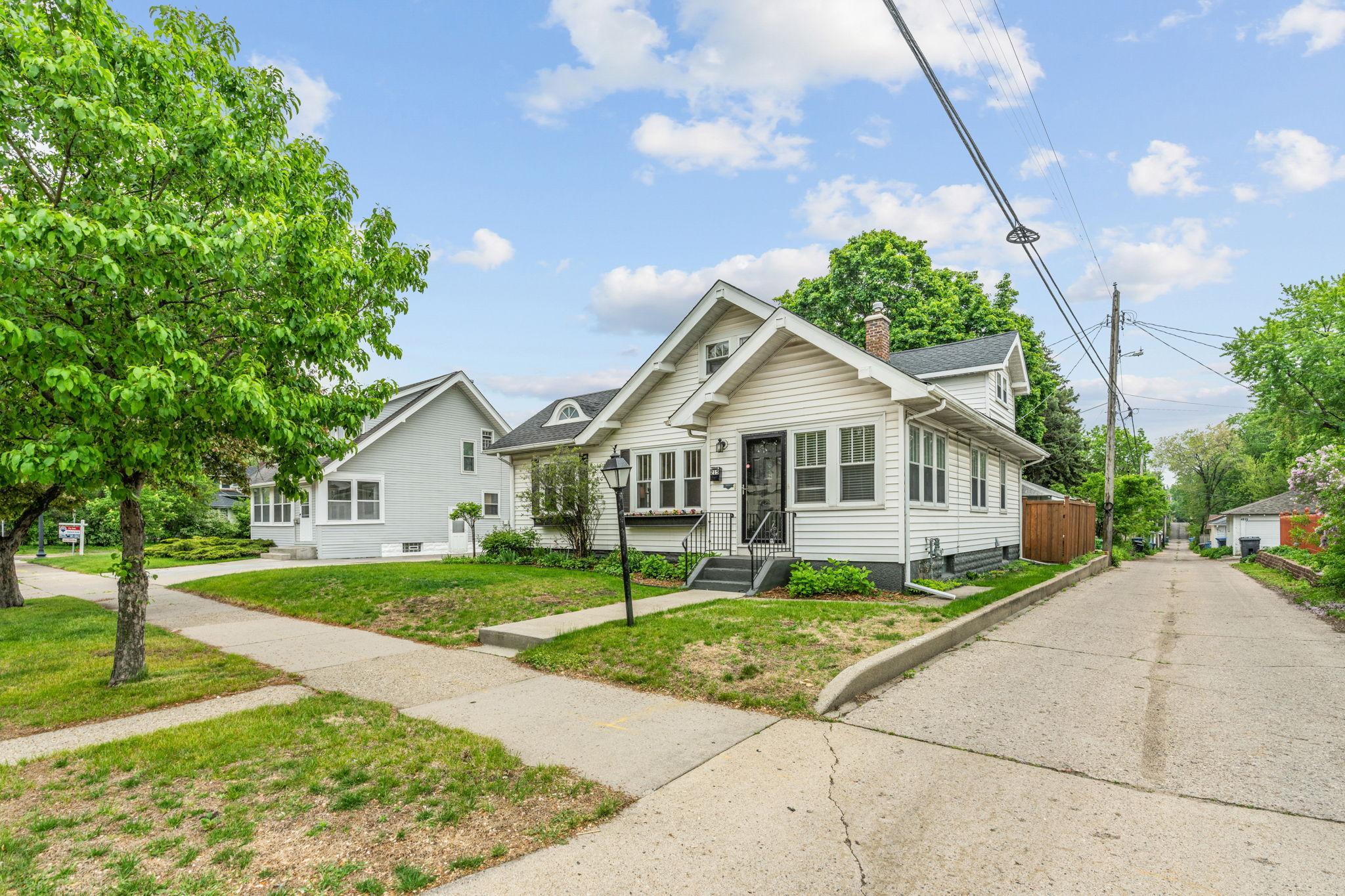 215 E 48th Street