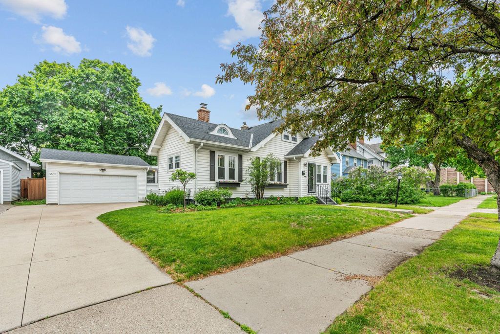 Photo of 215 E 48th Street, Minneapolis, MN 55419 (MLS # 7076880)