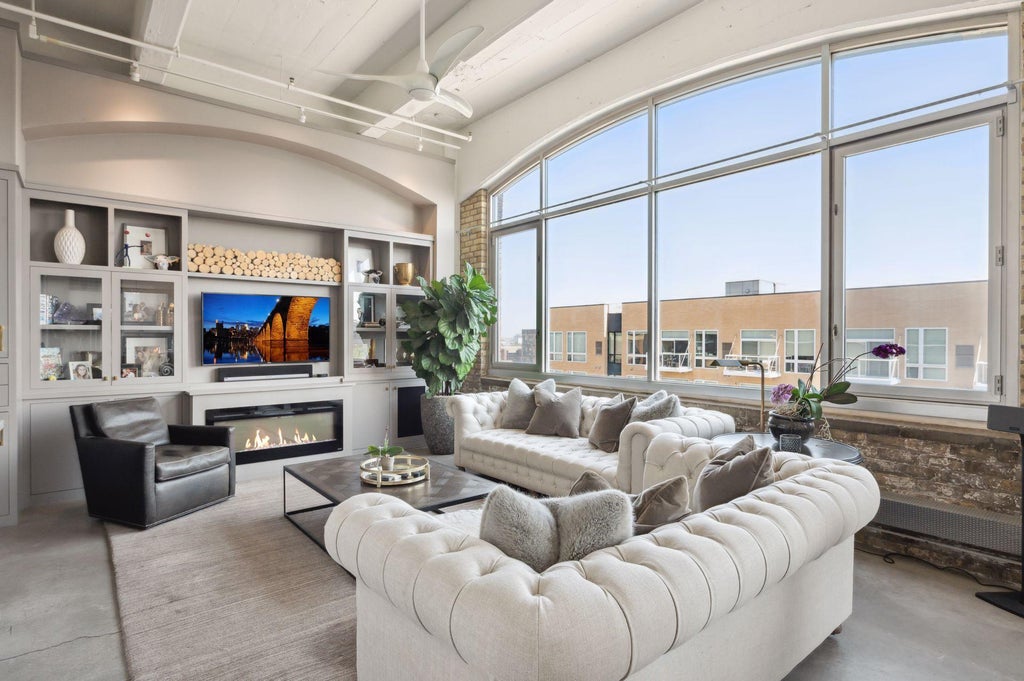Photo of 700 Washington Avenue N #616, Minneapolis, MN 55401 (MLS # 7147009)