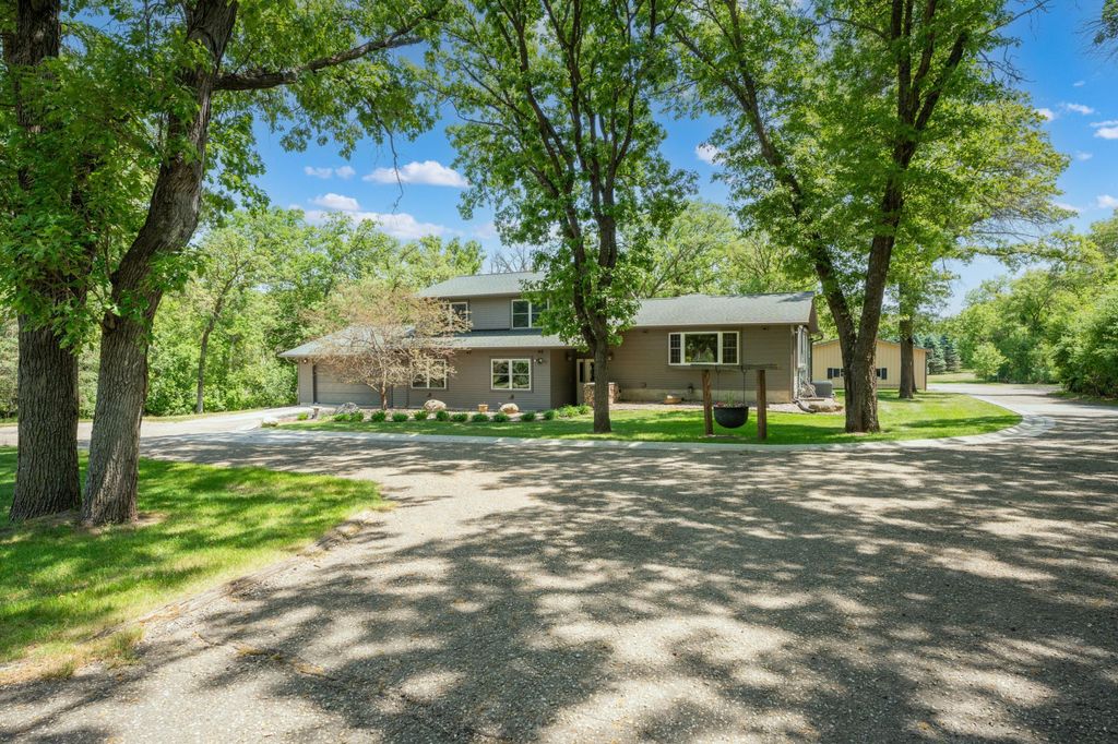 Photo of 2000 Schmidt Court SE, Rochester, MN 55904 (MLS # 7083320)