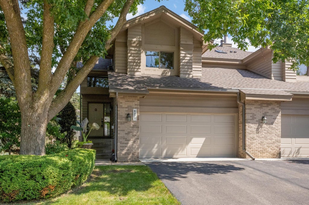 Photo of 6277 Sequoia Circle, Eden Prairie, MN 55346 (MLS # 7122869)