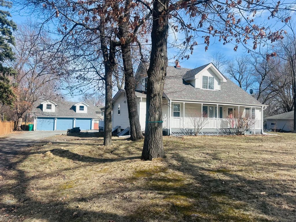 Photo of 4440 Hamline Avenue N, Arden Hills, MN 55112 (MLS # 7078917)