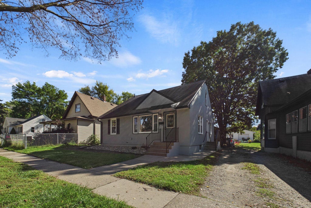 Photo of 186 Hurley Street E, West Saint Paul, MN 55118 (MLS # 7150615)