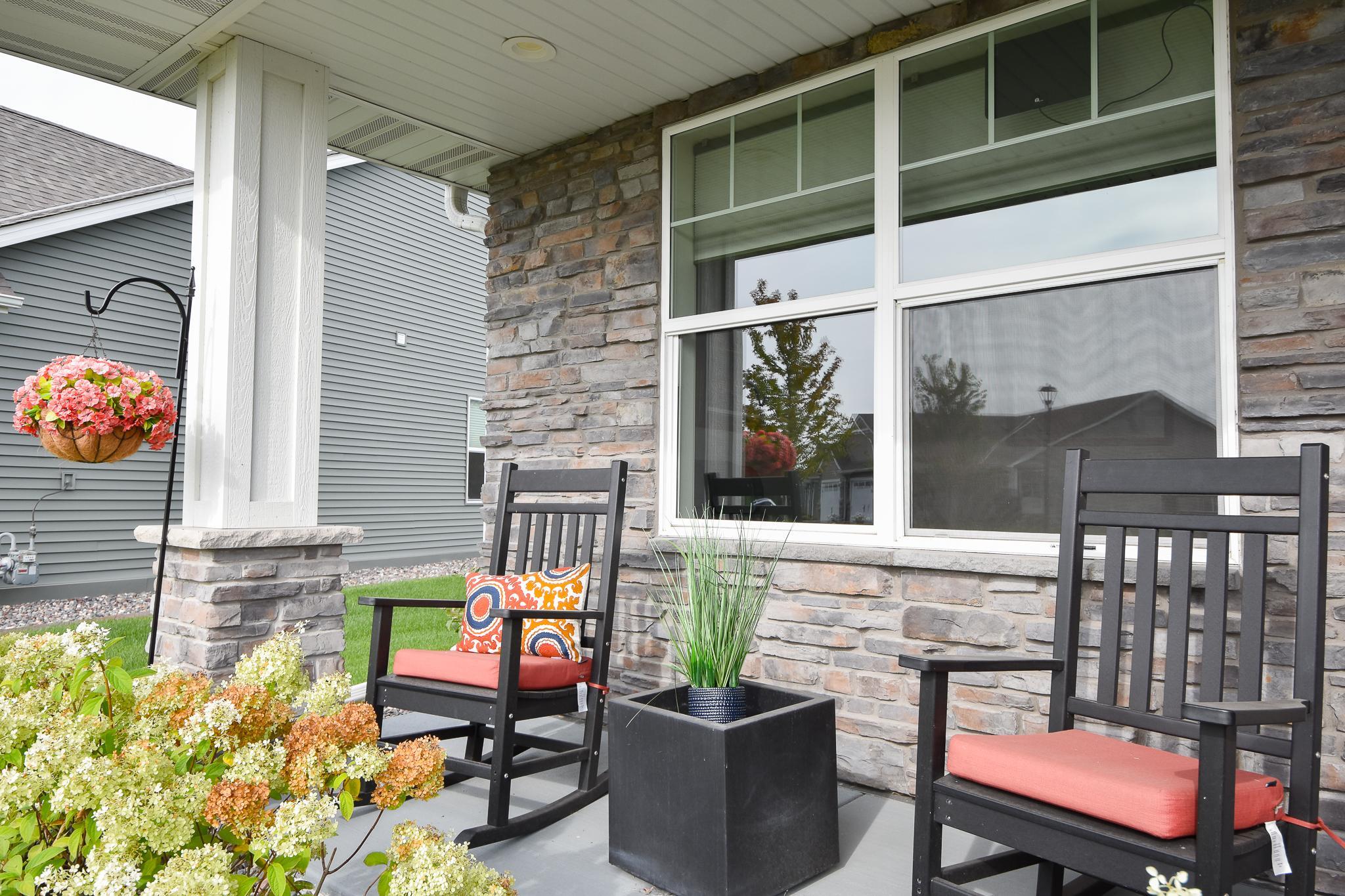 458 Laura Lane SE