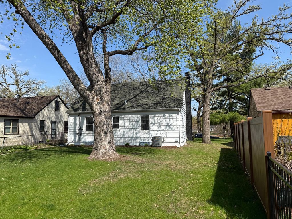 Photo of 4257 Drew Avenue N, Robbinsdale, MN 55422 (MLS # 7067732)