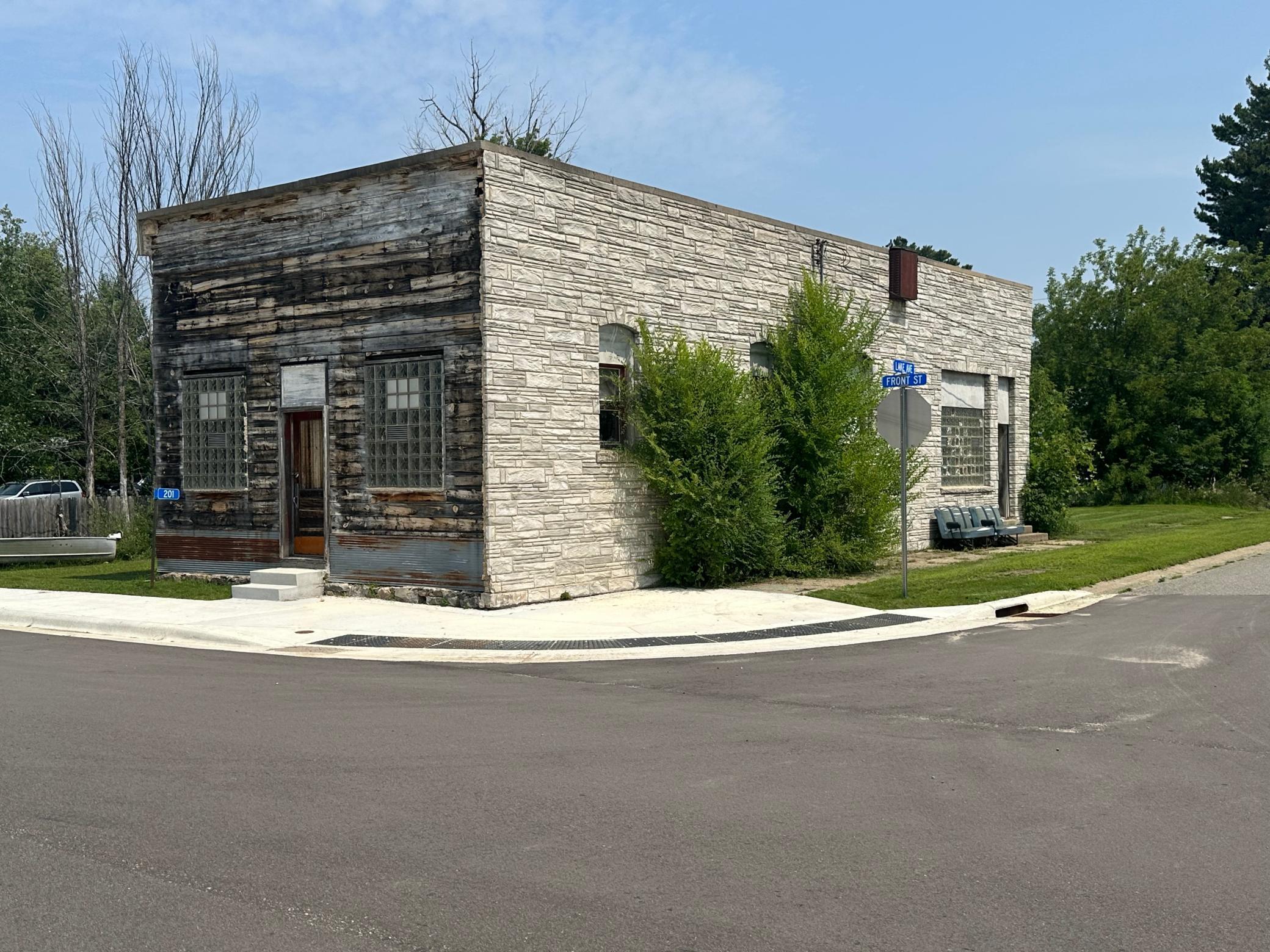 201 Front Street N