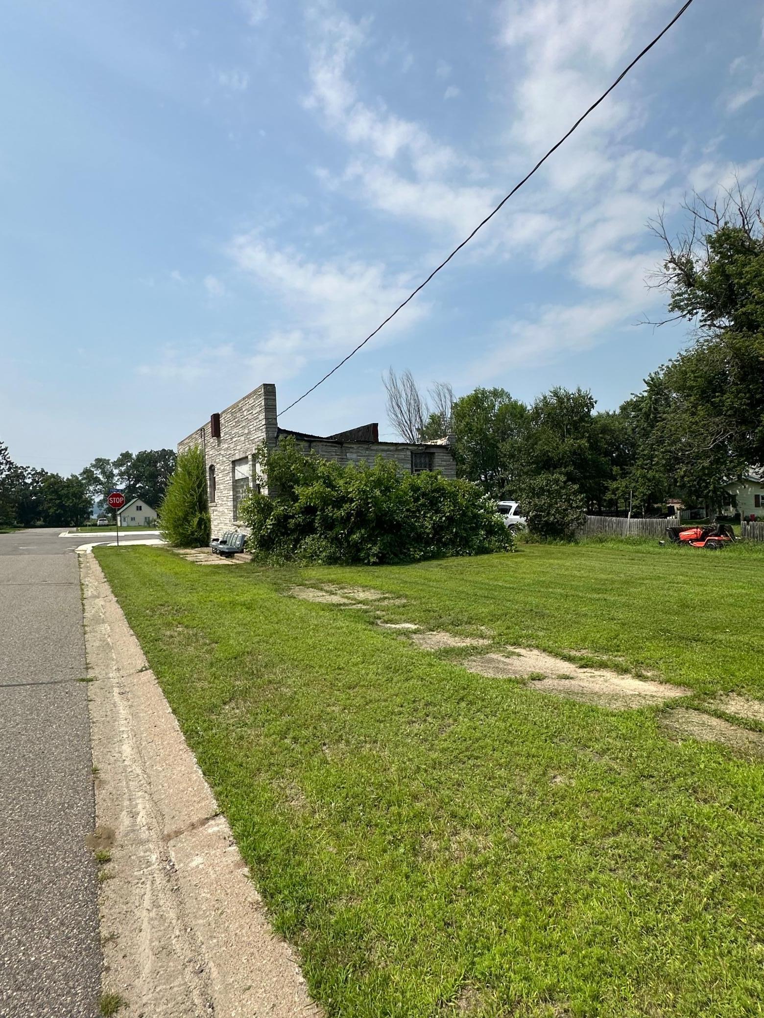 201 Front Street N