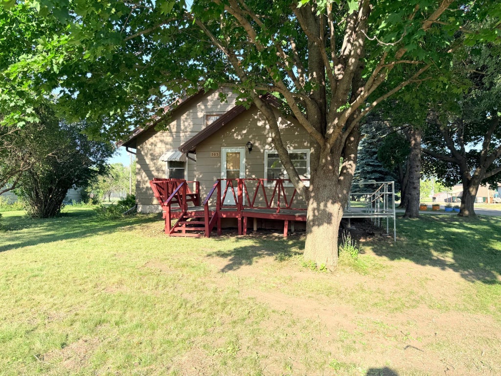 Photo of 503 2nd Avenue NE, Pipestone, MN 56164 (MLS # 7111901)