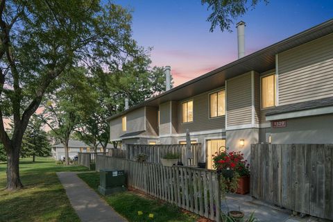 1329 Wagon Wheel Road Hopkins MN 55343