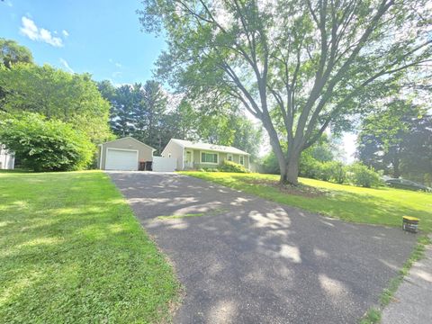1694 Laurie Road E Maplewood MN 55109