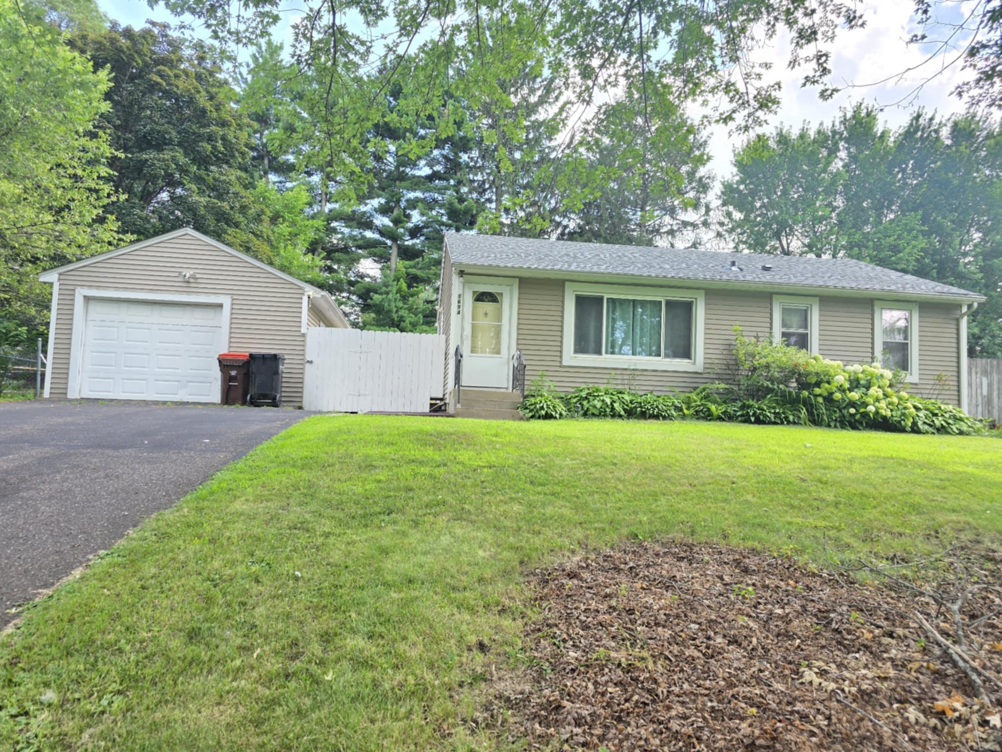 1694 Laurie Road E