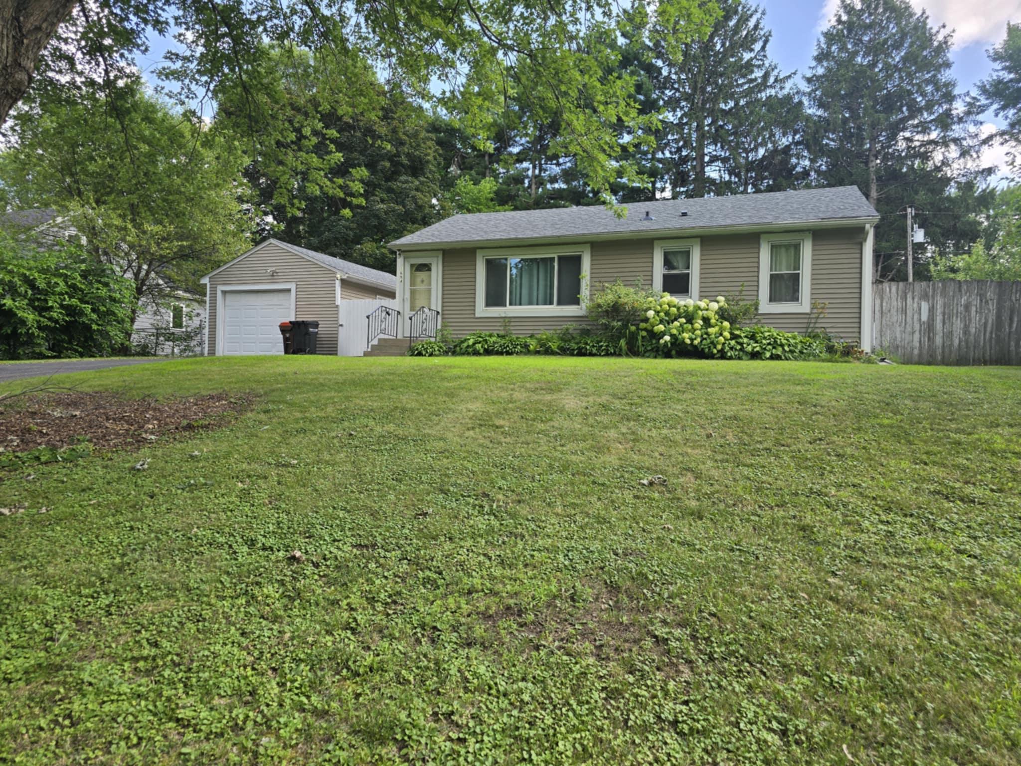 1694 Laurie Road E